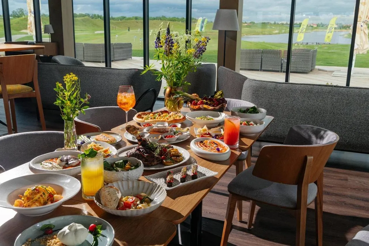 Bronka Restaurant Group открыла загородный ресторан «Клевер» - фото 1